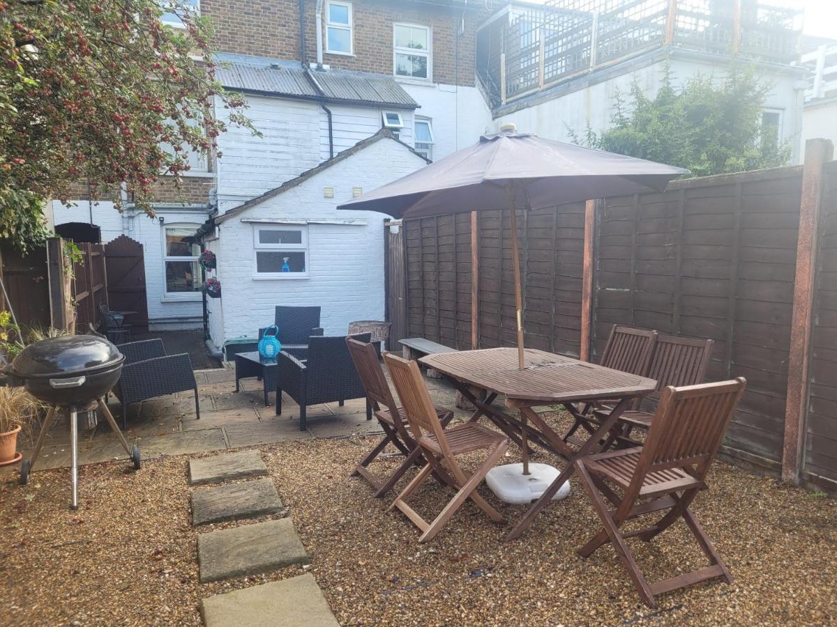 Comfortable 2 Bedroom Property, Maidstone Buitenkant foto
